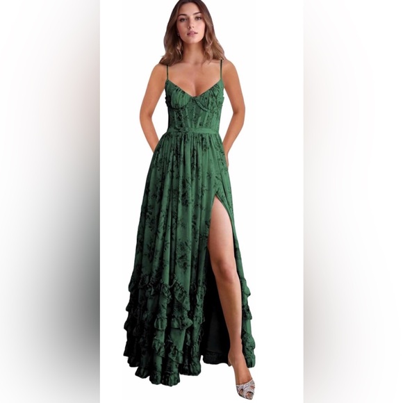 Dresses & Skirts - Elegant Green Floral Maxi Dress Sz 8
